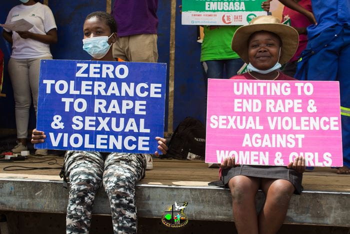 Orange Days - unser Partner HOCIC Zimbabwe veranstaltete einen Protestmarsch gegen Gewalt an Mädchen und Frauen (Quelle: Kindernothilfe-Partner)